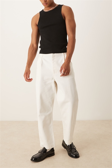 Джинсы свободного кроя с зауженными штанинами артикул 149148557