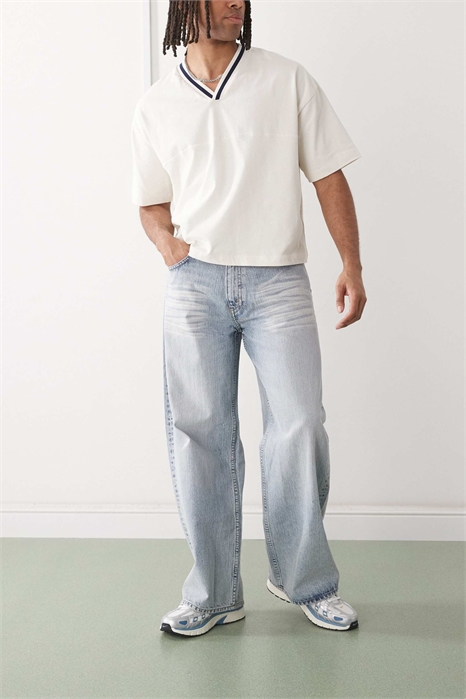 Джинсы свободного кроя артикул 142996042