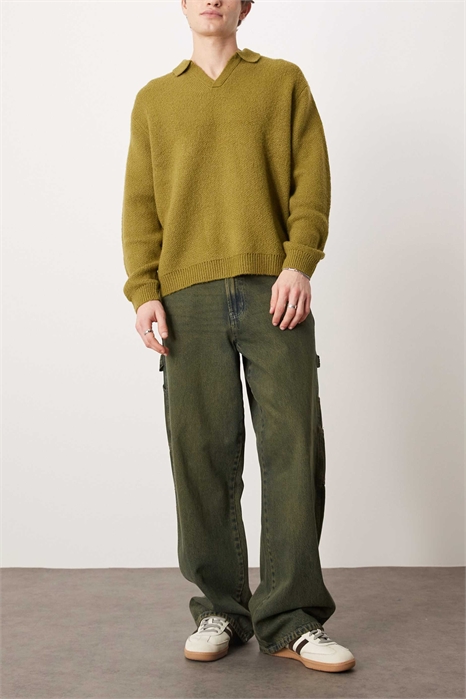 Джинсовые брюки свободного кроя в стиле «карпентер» с контрастной отстрочкой артикул 141861464