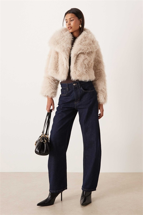 Укороченная куртка Lyla с объемным воротником из искусственного меха артикул 149954865