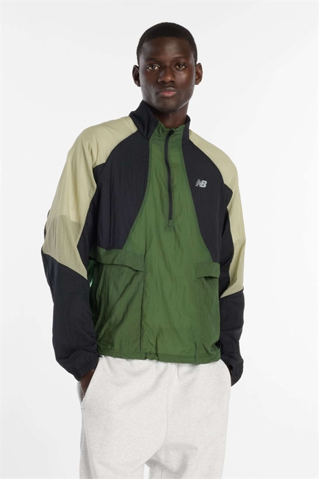 Лучше надеть водонепроницаемую куртку артикул 154791524