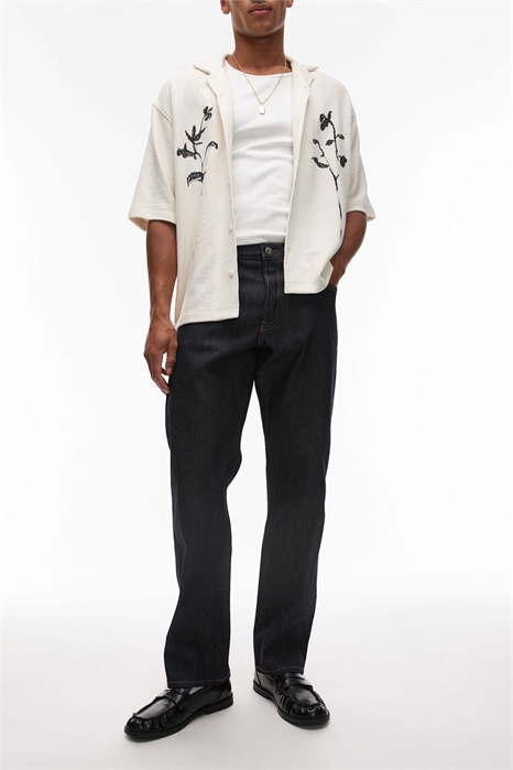 Джинсы с широкими прямыми брючинами и отворотом по краю артикул 141863176