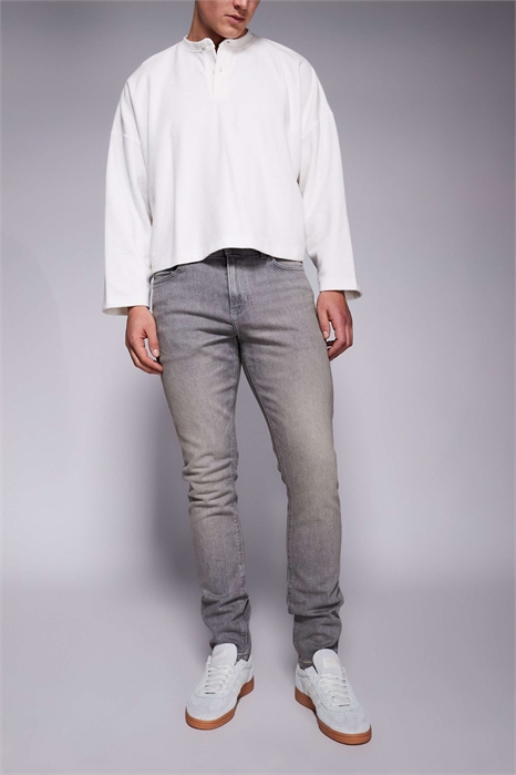 Джинсы с зауженным кроем артикул 139023693