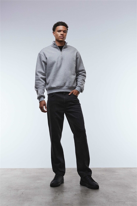 Джинсы с прямыми брючинами артикул 127114782