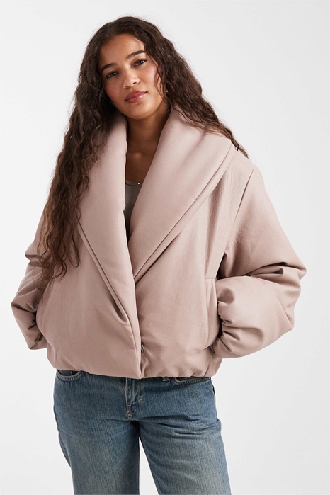 Короткая пуховик из искусственной кожи артикул 147471864