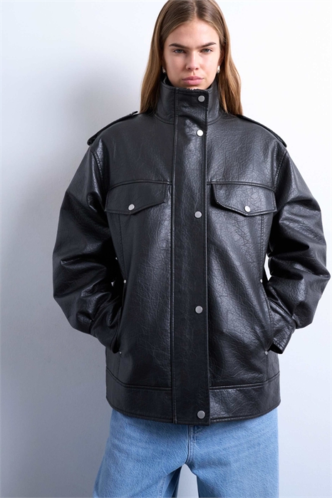 Куртка свободного кроя с воротником-воронкой и застежкой-молнией под кожу артикул 147865660