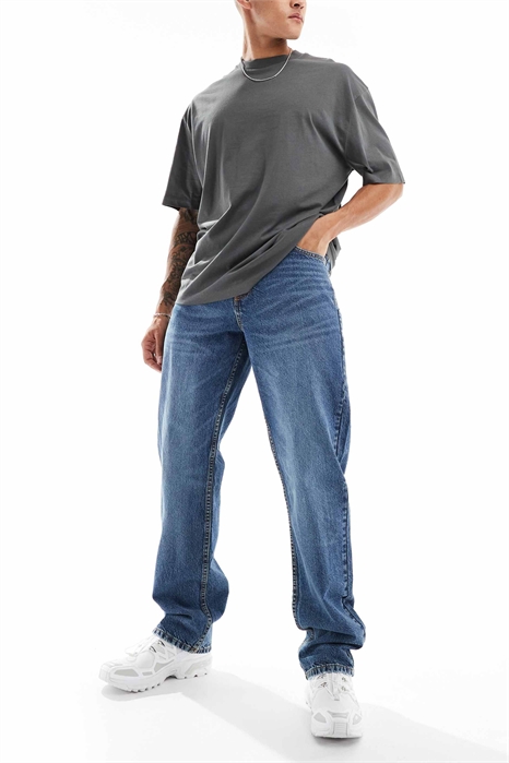 X005 джинсы с прямыми брючинами артикул 134058078