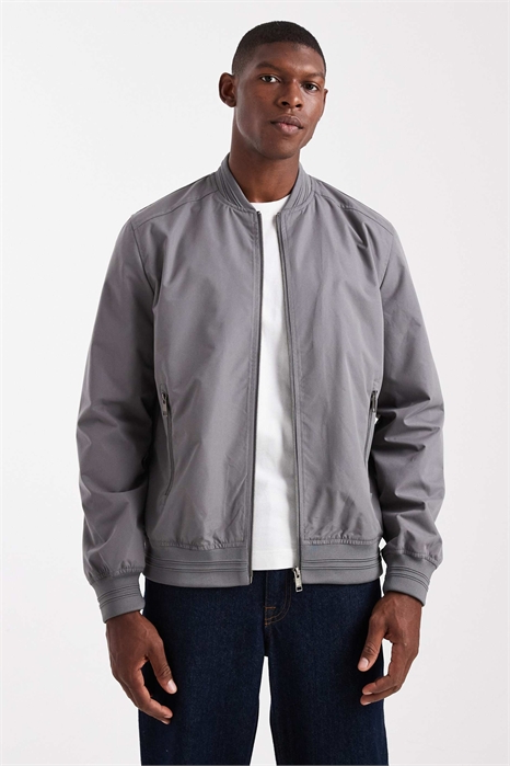 Куртка-бомбер на молнии спереди с карманами артикул 151024946