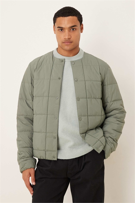 Стеганая утепленная куртка с застежкой-кнопкой спереди артикул 150391940