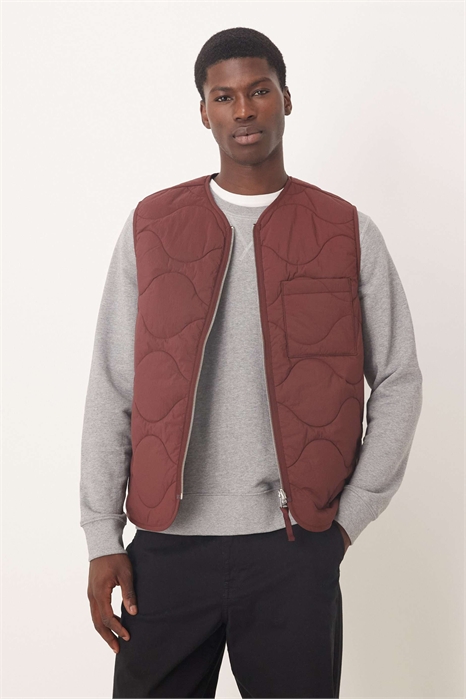 Стеганый жилет с застежкой-молнией спереди артикул 151095021