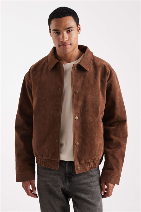 Бомбер из искусственной замши свободного кроя артикул 147441515