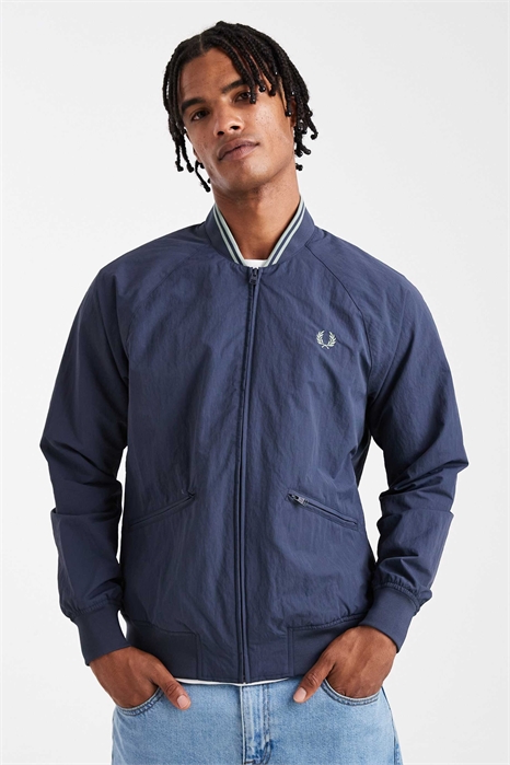 Бомбер с капюшоном артикул 150203302