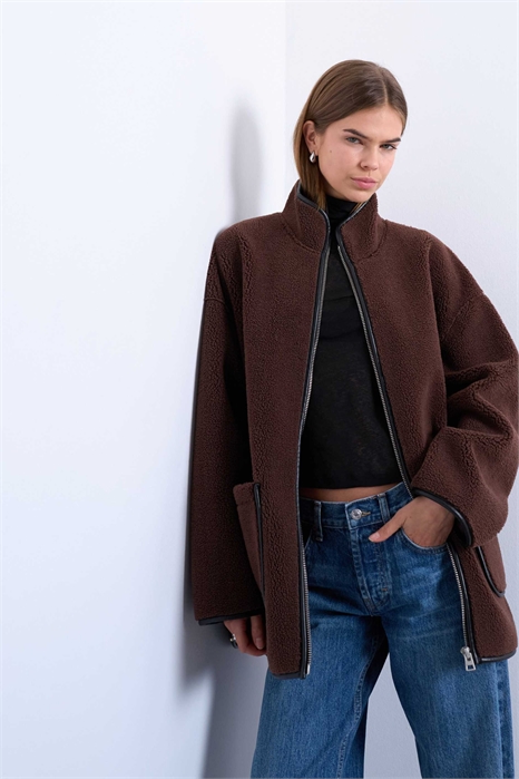 Длинная кофта с высоким воротником из овчины артикул 142294156