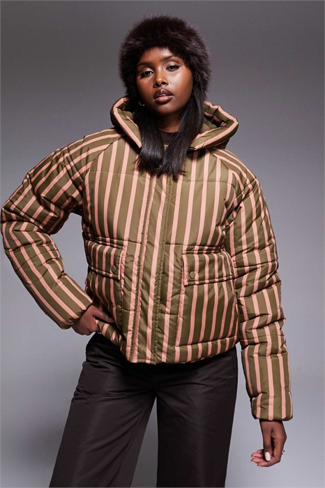 Пуховик с лыжными полосками и капюшоном артикул 149323294