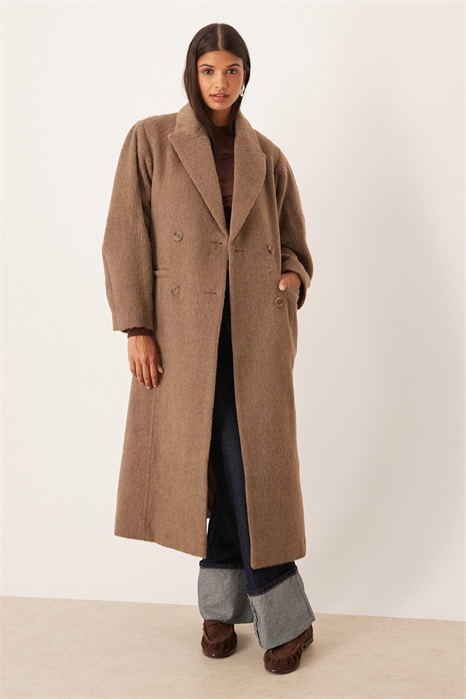 Пальто с ворсовой отделкой, рукавами-куполами и узким ремнем артикул 148296946