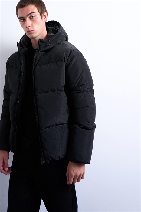 Пуховик с фактурной поверхностью артикул 142681314