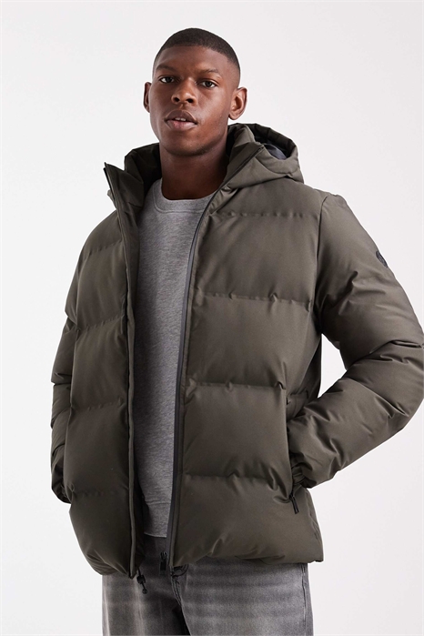 Пуховик с капюшоном цвета хаки артикул 151024953