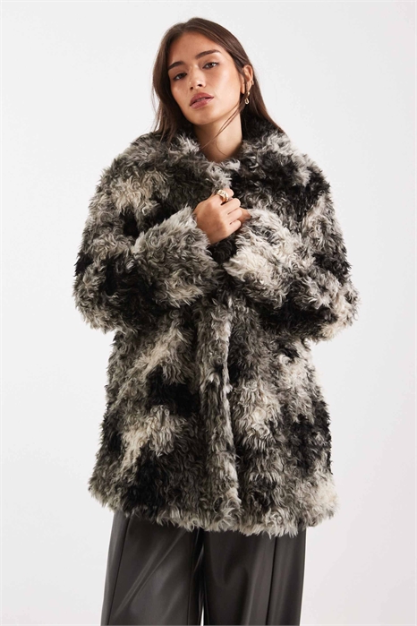 Пальто из искусственного меха артикул 148193254