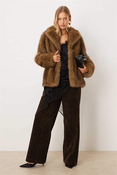 Куртка из искусственного меха бежевого цвета артикул 153643625