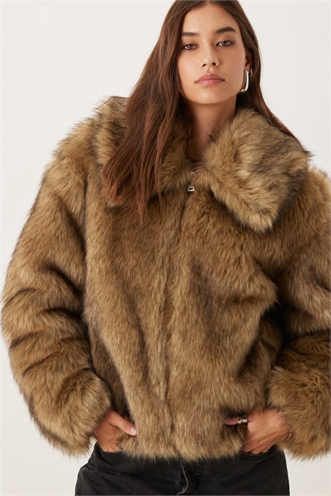 Короткая куртка из искусственного меха на молнии спереди артикул 152002118