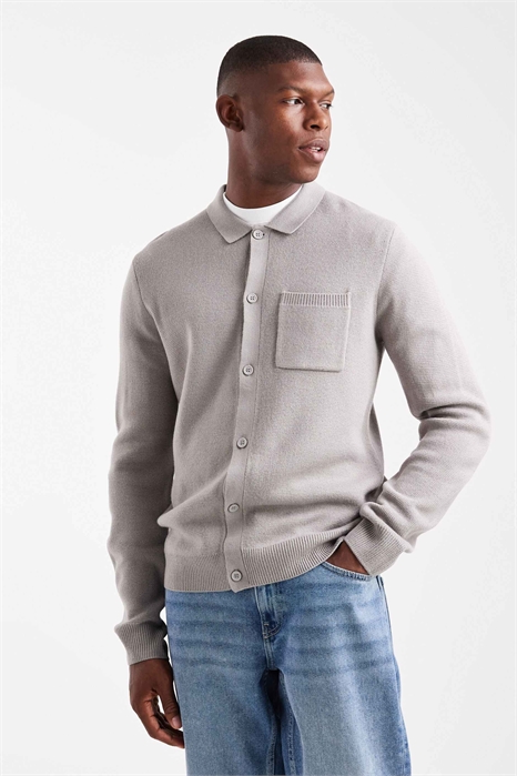 Кардиган с вязаными карманами артикул 151527748