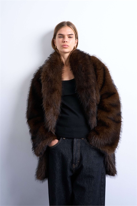 Пальто средней длины с накидкой из искусственного меха артикул 143083625