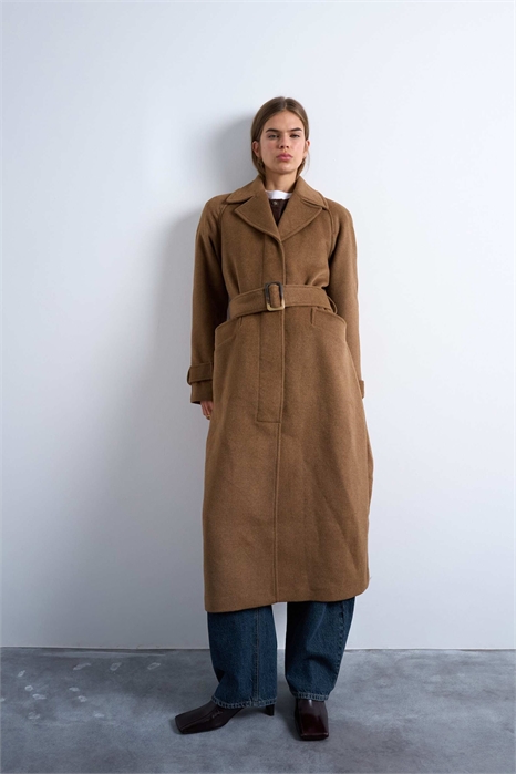 Длинное пальто с поясом из шерсти артикул 144136117