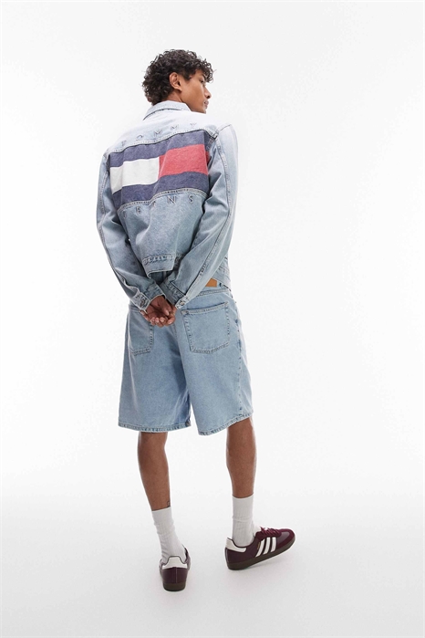 Джинсовая куртка в винтажном стиле с принтом в виде флага на спине артикул 143500706