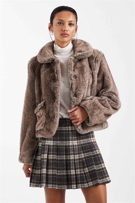 Короткая куртка из сверхмягкого искусственного меха премиум-класса артикул 150832063