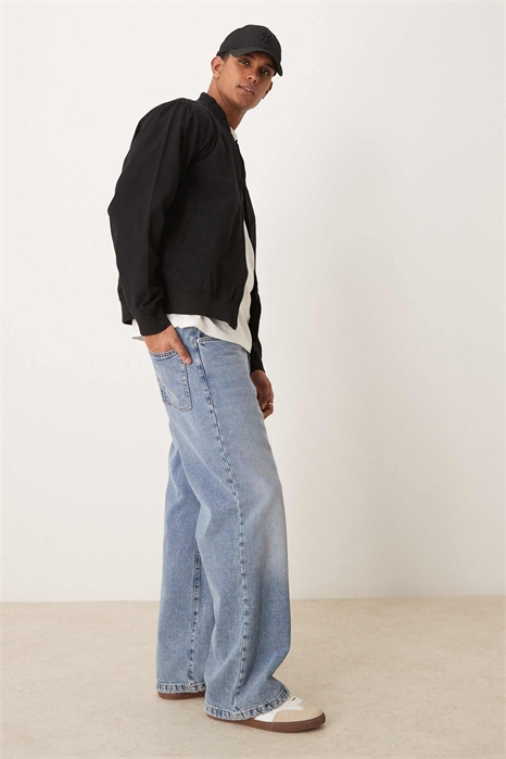 Бомбер из твила черного цвета артикул 138202122