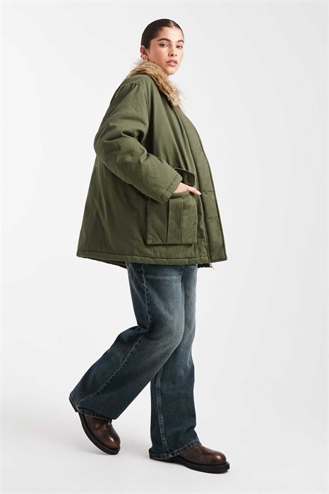 Парка с воротником из искусственного меха артикул 147828404