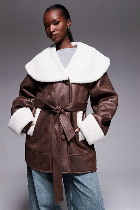 Эксклюзивное пальто с поясом из искусственной овчины и кремового борж артикул 149050426