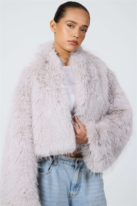 Монгольская куртка из искусственного меха с широкими рукавами и укороченным кроем, серого цвета артикул 146139333