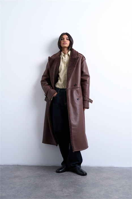 Пальто-борг в стиле «авиатор» с длинным передом и широким воротником артикул 142325007