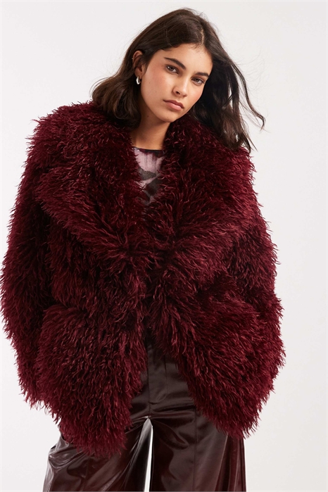 Монгольское пальто оверсайз из искусственного меха артикул 147561291