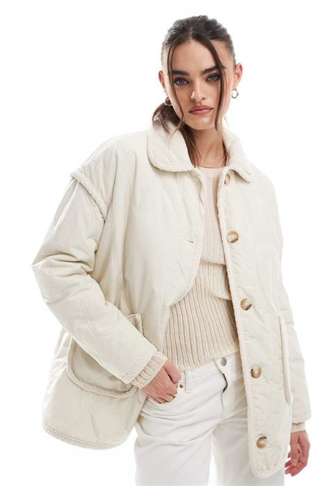 Стеганая куртка с кожаными деталями кремового цвета артикул 135763132