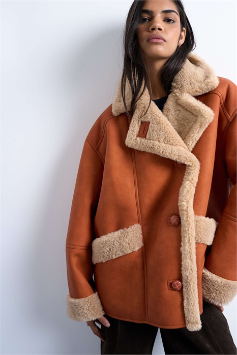 Одежда из овчины в стиле «супер-оверсайз» артикул 142324639