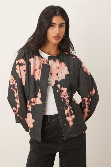Куртка с затянутой талией и стеганым цветочным узором по всей поверхности артикул 147970495