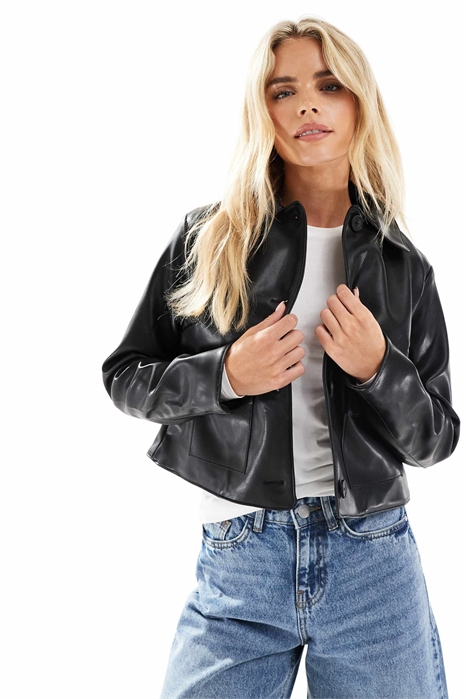 Куртка из полиуретана с накладными карманами артикул 150706197