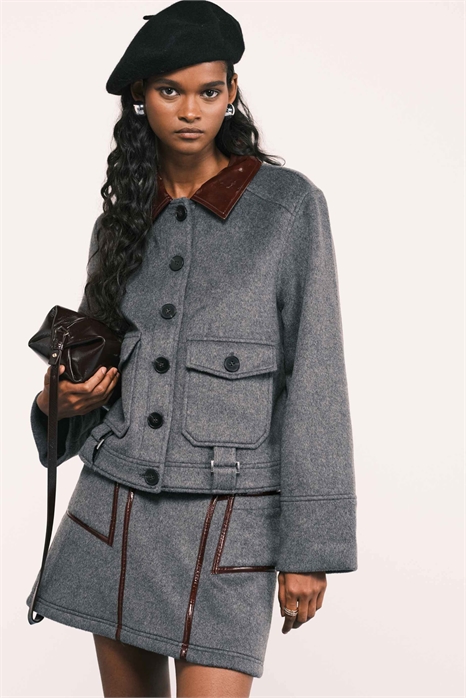 Коричневая куртка артикул 150231795