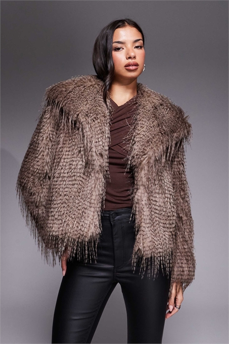 Короткая куртка из искусственного меха артикул 147900492