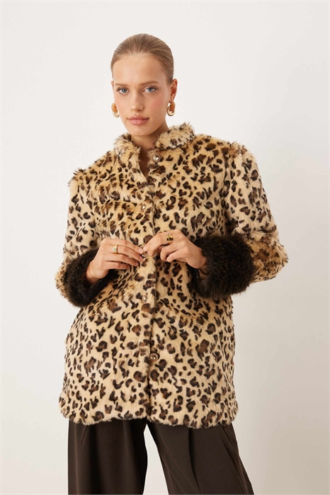 Пальто Malone из искусственного меха с контрастными манжетами и без воротника артикул 153080647