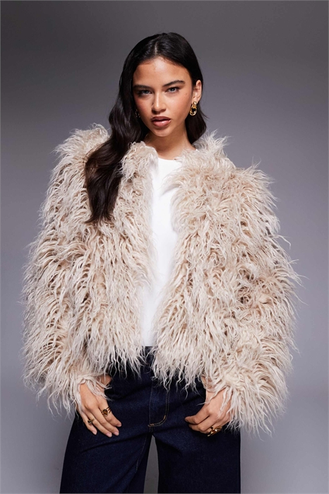 Куртка из искусственного монгольского меха Esme цвета овсянки артикул 149954832