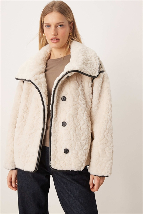 Короткая куртка из искусственного меха борг шеарлинг кремового цвета артикул 153366622