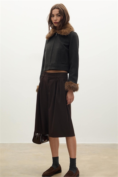 Куртка с отделкой из искусственного меха темно-серого цвета артикул 152717083