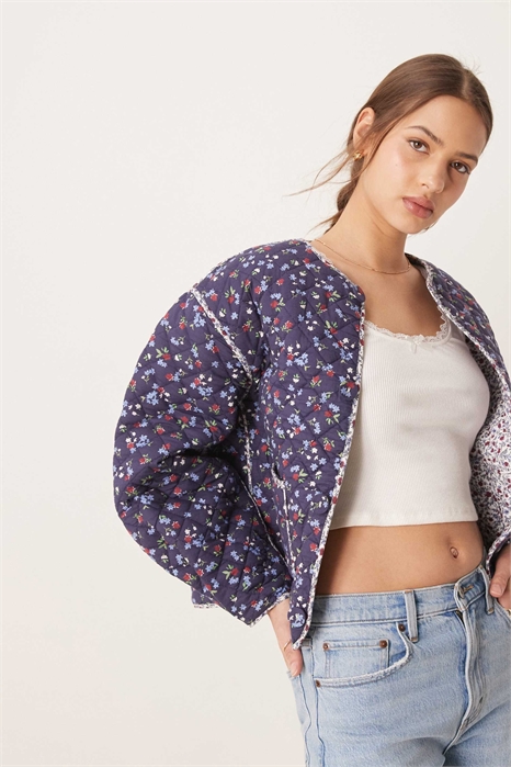 Двусторонняя стеганая куртка кремового цвета с мелким узором артикул 142201322