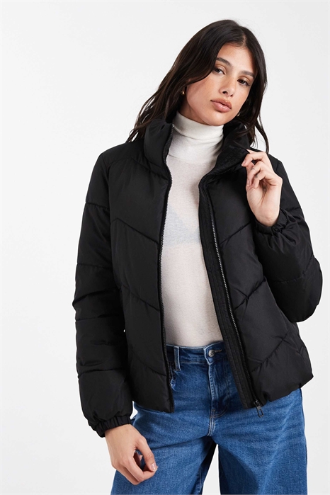 Пуховик черного цвета артикул 150561277