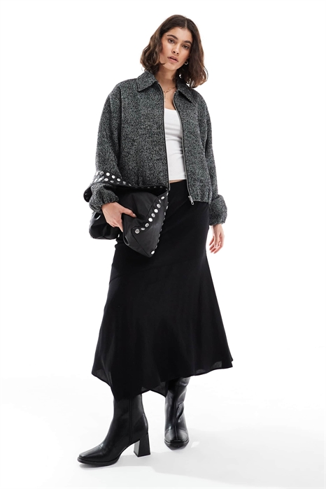 Бомбер с заниженными плечами из углеродного материала с рисунком «елочка» артикул 147763048