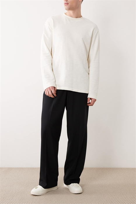 Стильные брюки с широкими брючинами из эластичного материала артикул 154275322