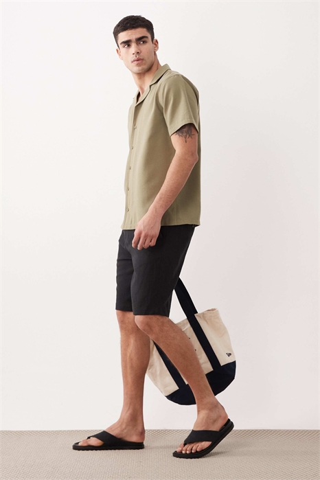 Шорты из смешанного льна длиной до колен, черного цвета артикул 155836860